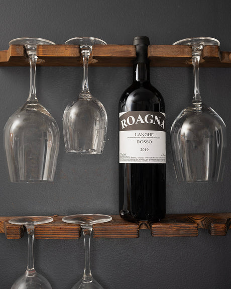 Stylized image of Roagna bottle